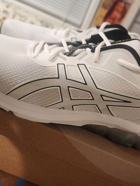 Asics White and Black Mesh Running Shoes Gel quantum 90